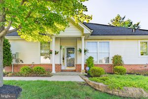 233 BURHOLME DR, HAMILTON, NJ