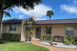 131 LAKE GLORIA DR, WEST PALM BEACH, FL