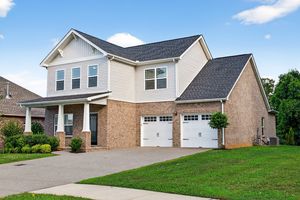 751 PEBBLE CREEK LN, LEBANON, TN