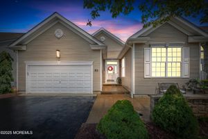 93 WINTERGREEN DR, MANALAPAN, NJ