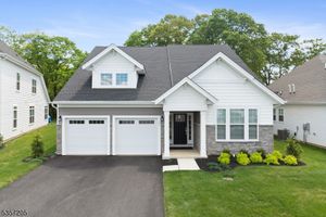 55 LONGWOOD DR, MONROE TWP, NJ