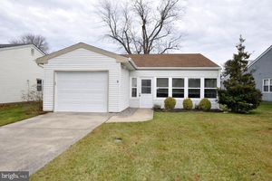 90 HUNTINGTON DR, SOUTHAMPTON, NJ