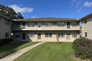 28 LAKE VISTA TRL APT 105, PORT SAINT LUCIE, FL