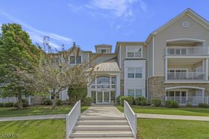 6302 WESTOVER WAY, SOMERSET, NJ