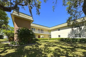 6 VISTA GARDENS TRL APT 206, VERO BEACH, FL