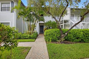 17 SOUTHPORT LN E, BOYNTON BEACH, FL