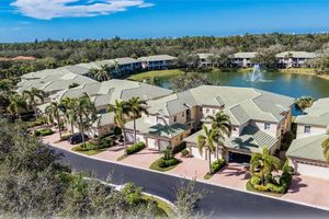 558 VINTAGE RESERVE LN # 19B, NAPLES, FL