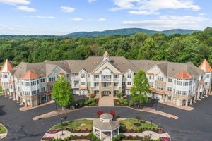 1320 BERRY FARM RD, WHITEHOUSE STATION, NJ