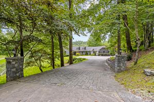 301 WINDING MEADOWS DR, FLAT ROCK, NC