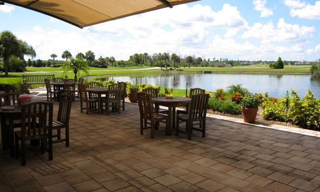 Kings Point Palm Court Lake