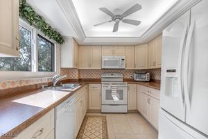 7402 LAKE BREEZE DR 306, FORT MYERS, FL
