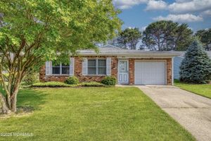 11 GARLAND DR, BRICK, NJ