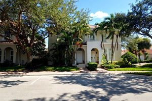 6112 TOWNCENTER CIR, NAPLES, FL
