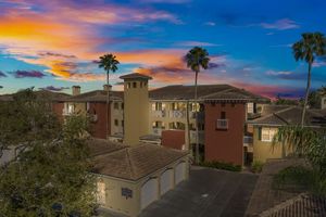 5520 N HARBOR VILLAGE DR APT 302, VERO BEACH, FL