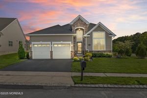 2 HALEY CIR, BARNEGAT, NJ