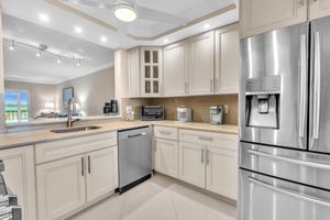 7286 HUNTINGTON LN APT 301, DELRAY BEACH, FL