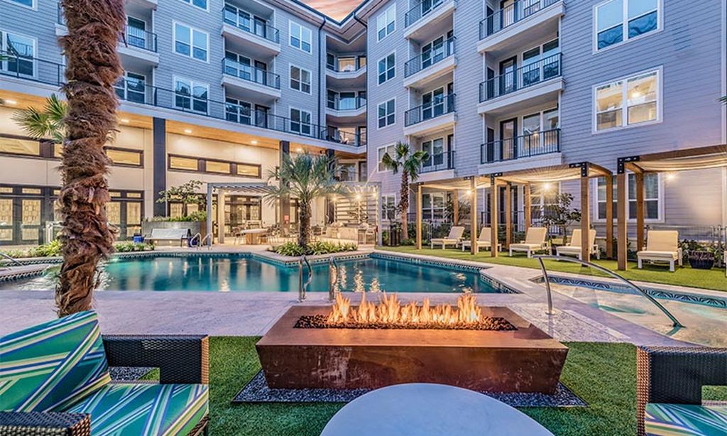 Outdoor Lounge Courtyards