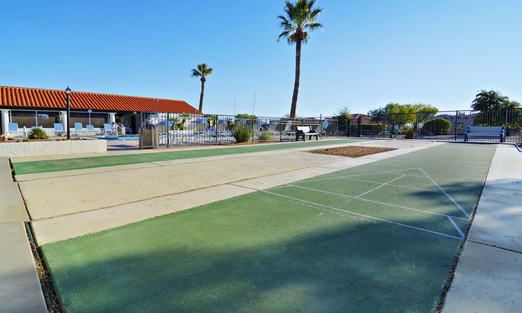 2 Shuffleboard Courts