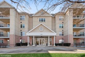 13750 BRISTLECONE DR APT 104, PLAINFIELD, IL