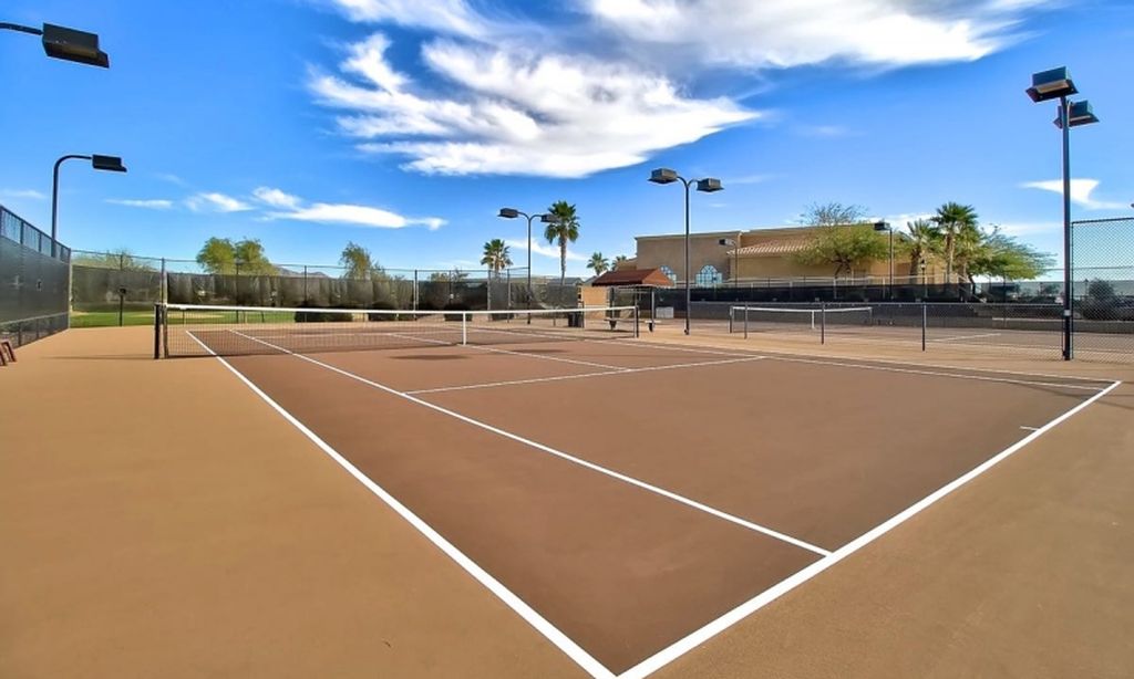 2 Tennis Courts