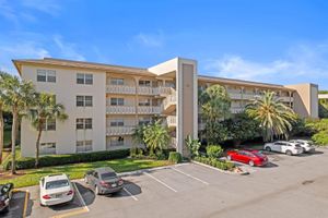 2305 LUCAYA LN H1, COCONUT CREEK, FL