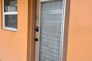 3001 NW 46TH AVE APT 207, LAUDERDALE LAKES, FL