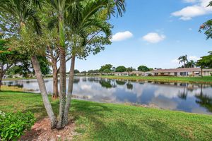 8757 WARWICK DR # 270, BOCA RATON, FL