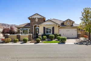 2220 ARPAGOS LN, RENO, NV