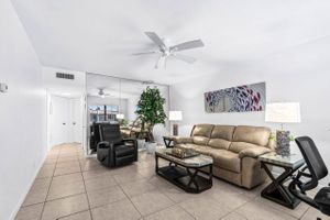 3240 LAKE OSBORNE DR 205, LAKE WORTH BEACH, FL