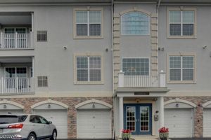 2 SANDSTONE CT APT D3, WOODLAND PARK, NJ