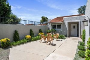 5520 VIA LA MESA A, LAGUNA WOODS, CA