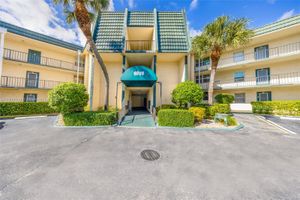 9090 LIME BAY BLVD APT 211, TAMARAC, FL