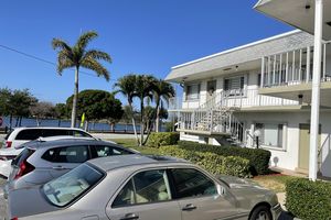 3160 LAKE OSBORNE DR 201, LAKE WORTH BEACH, FL