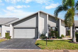 9817 MAPLECREST CIR, LEHIGH ACRES, FL