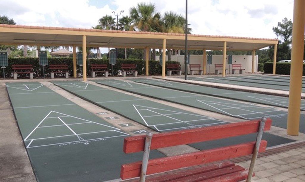 8 Shuffleboard Courts