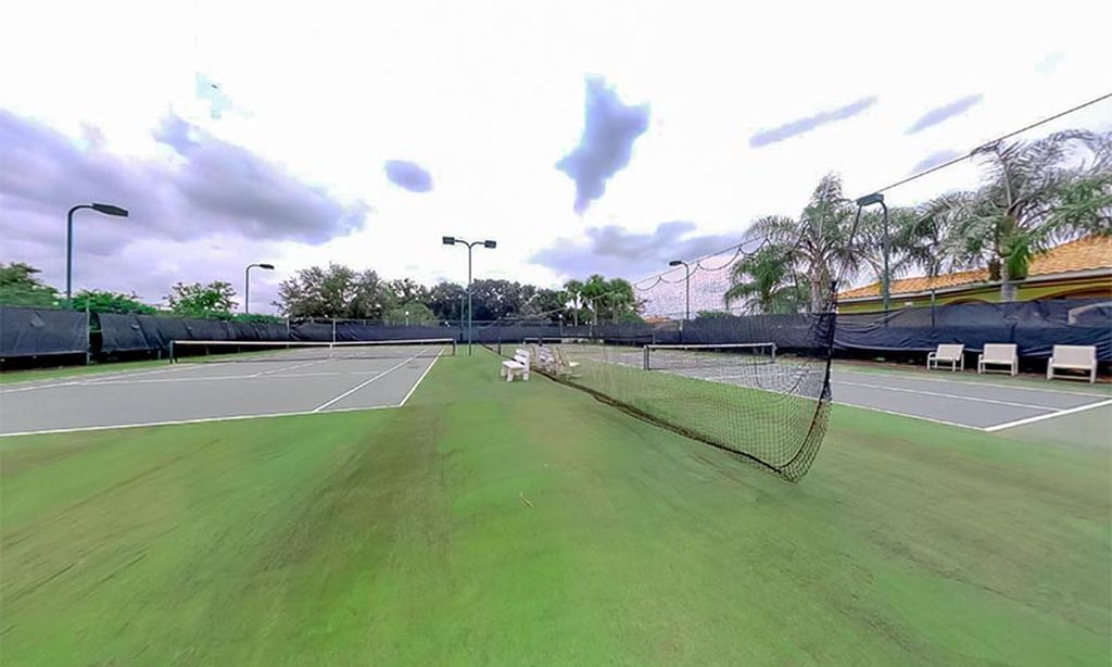 2 Tennis Courts