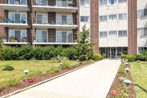 5540 WALNUT AVE 9A, DOWNERS GROVE, IL