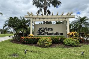 44 PLANTATION DR APT 102, VERO BEACH, FL