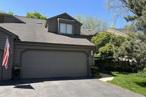 698 GOLF LN # 698, LAKE BARRINGTON, IL