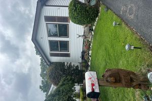 93 VILLAGE CIR, MANORVILLE, NY