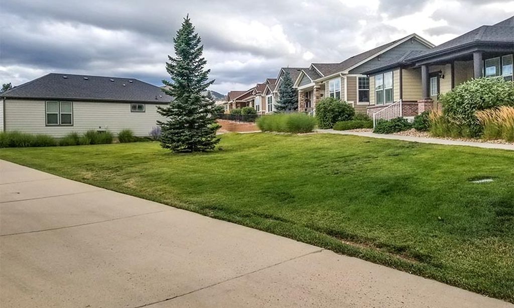 8 Pocket Parks with Benches