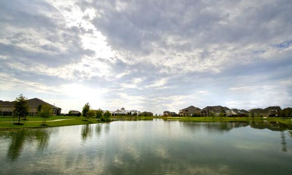 350-Acre Community Lake