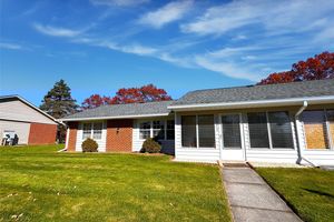 215 WOODBRIDGE DR A, RIDGE, NY