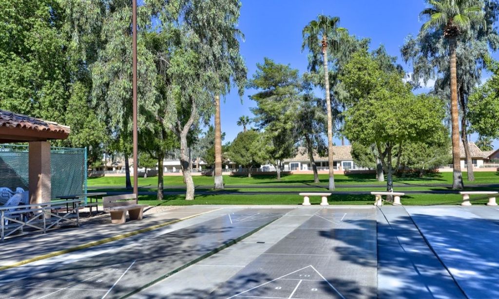 4 Shuffleboard Courts