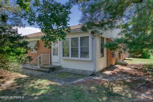 6 HANCOCK DR E, WHITING, NJ