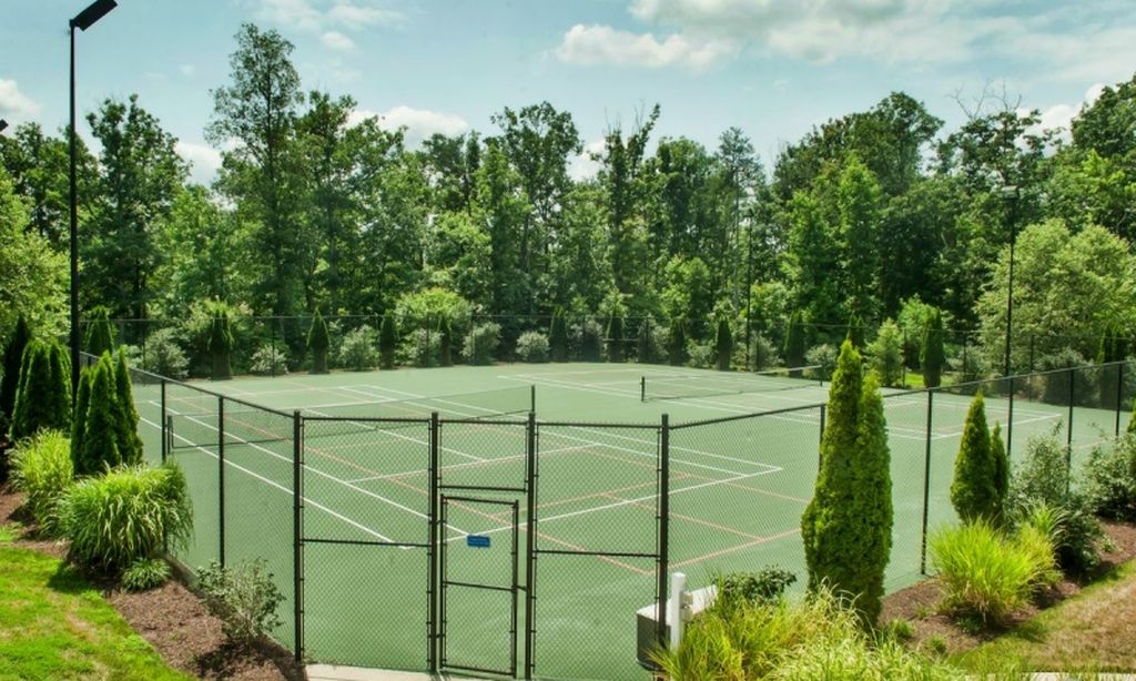 2 Tennis Courts