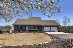 123 CHAHYGA WAY, LOUDON, TN