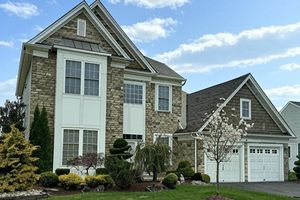 1 BALLYBUNION DR, MONROE, NJ