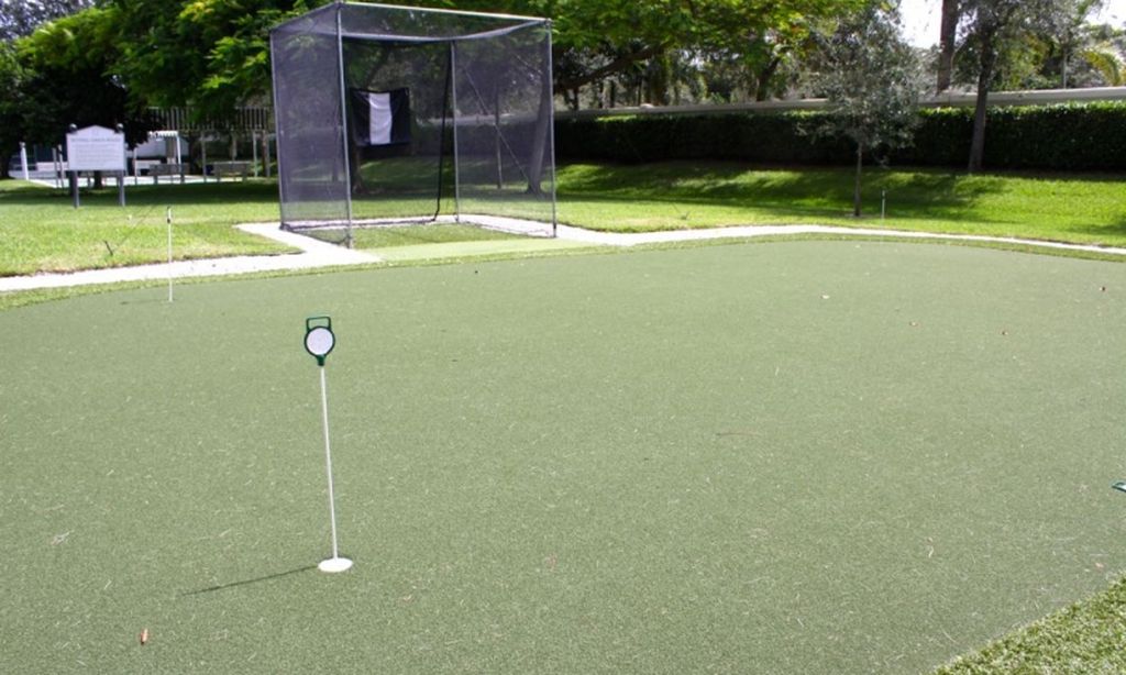 Putting Green & Driving Range