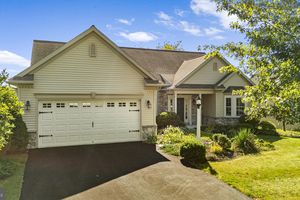 44 WINTERBERRY LN, WOMELSDORF, PA